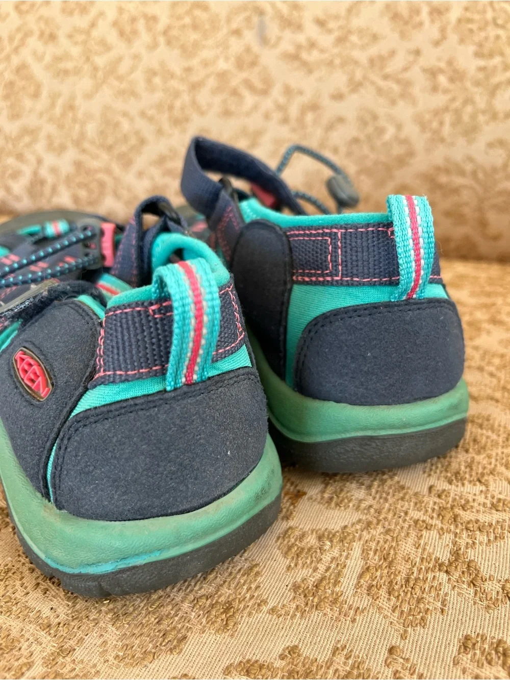 Keen girls Newport H2 sport sandals blue and pink